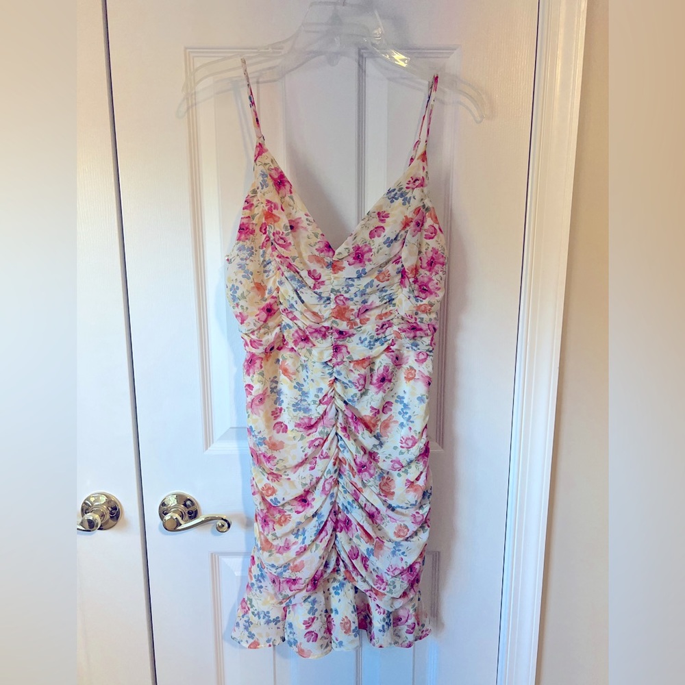 ASTR The Label ruched mini floral dress size M